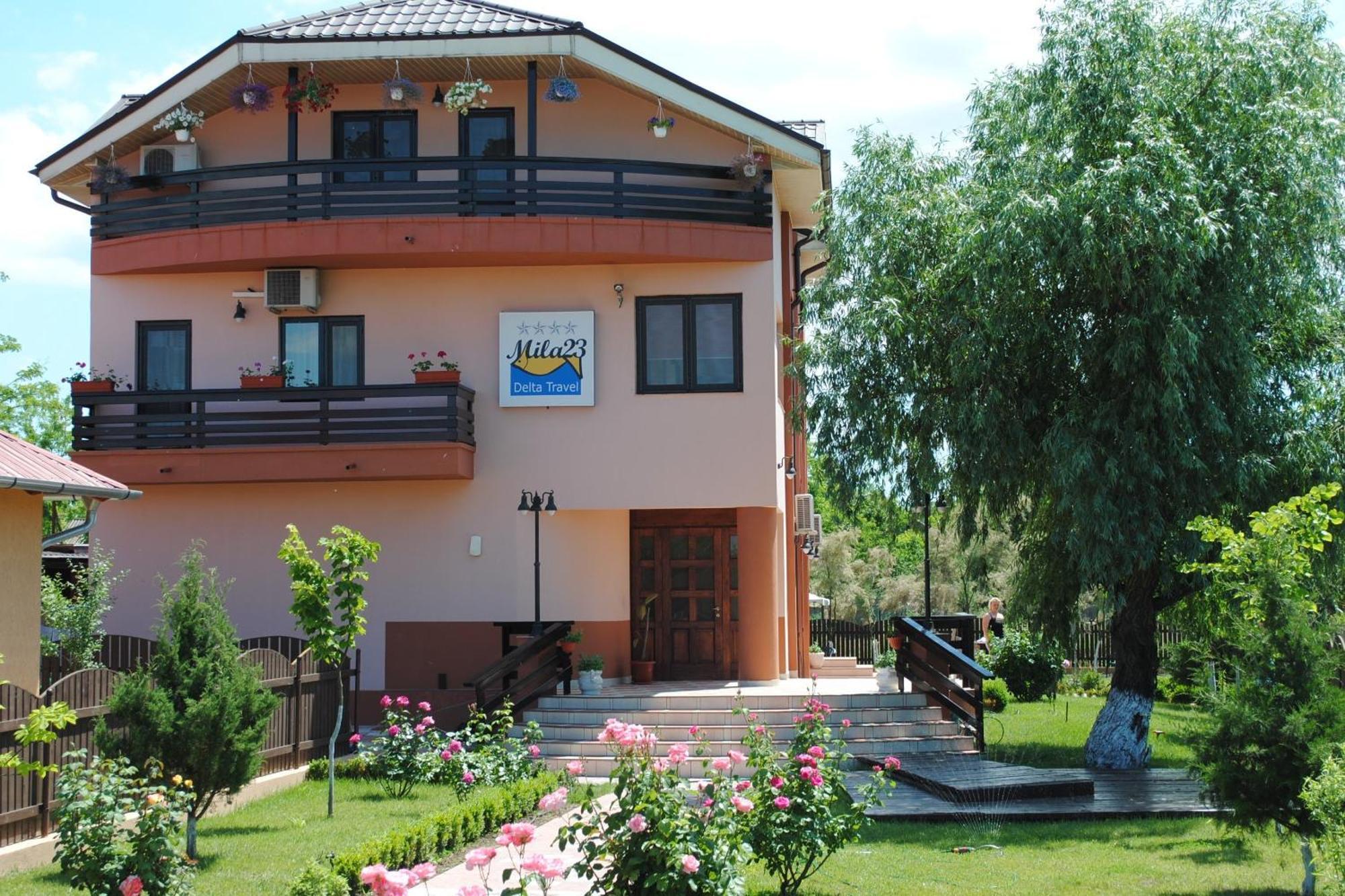 Vila Delta Travel - Mila 23 Mila Douazeci si Trei Exterior photo