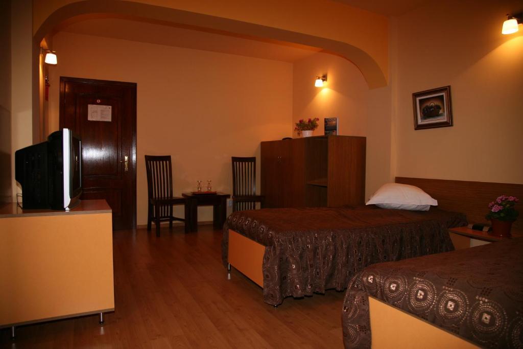 Vila Delta Travel - Mila 23 Mila Douazeci si Trei Exterior photo